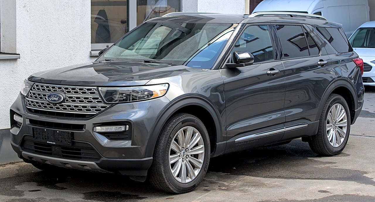 Ford Explorer reference photograph